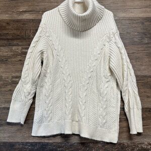 Banana Republic White Cable Knit Heavy Warm Sweater